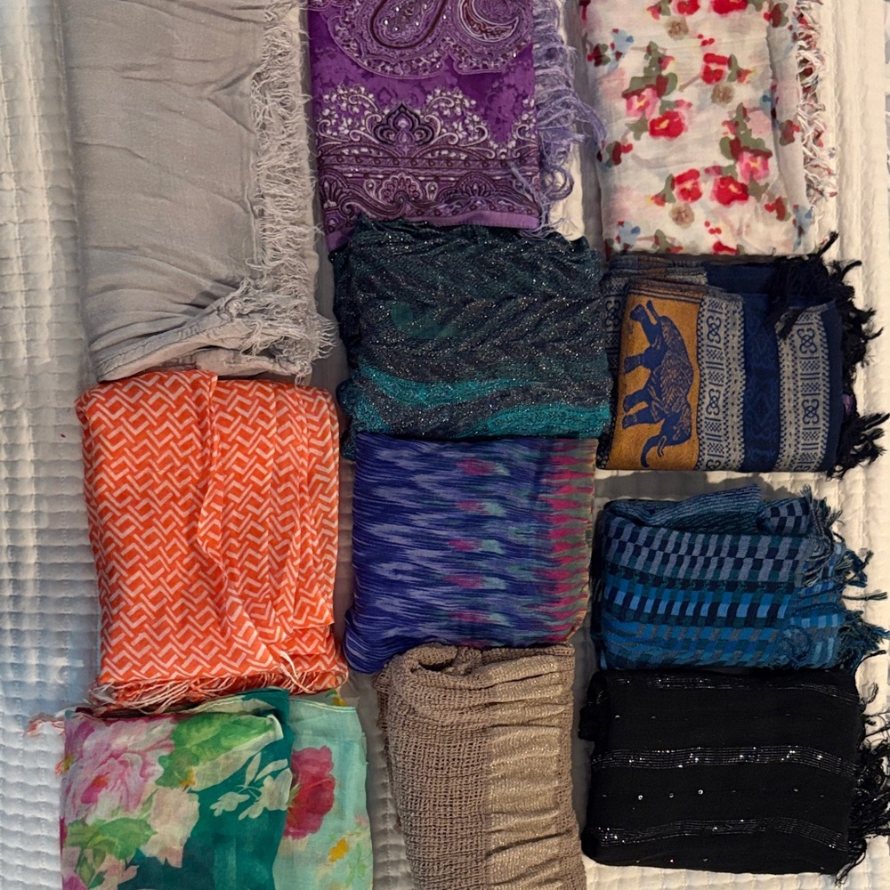 11 Scarf Lot